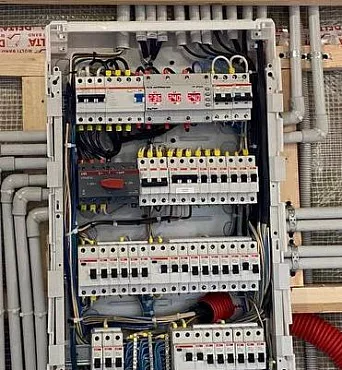 Монтаж силового оборудования и освещения (ЭОМ)